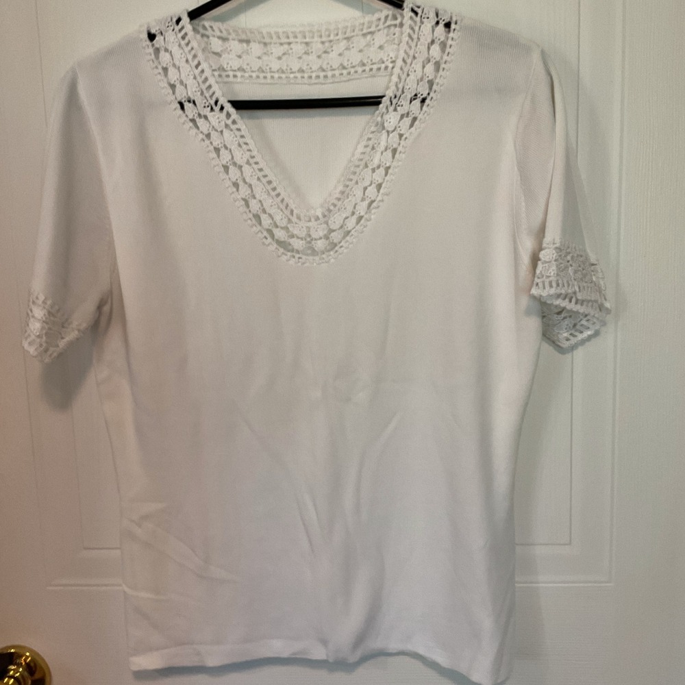 Unbranded Crochet Lace Trim Top Womens Medium White Excellent V-Neck Knit